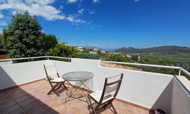 Neue Gebäude - Villa -
Gata de Gorgos