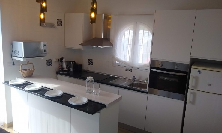 Wiederverkauf - Villa -
Calpe / Calp - Marisol Park - Ortembach - Los Almendros