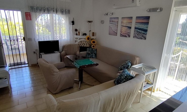 Wiederverkauf - Villa -
Calpe / Calp - Marisol Park - Ortembach - Los Almendros