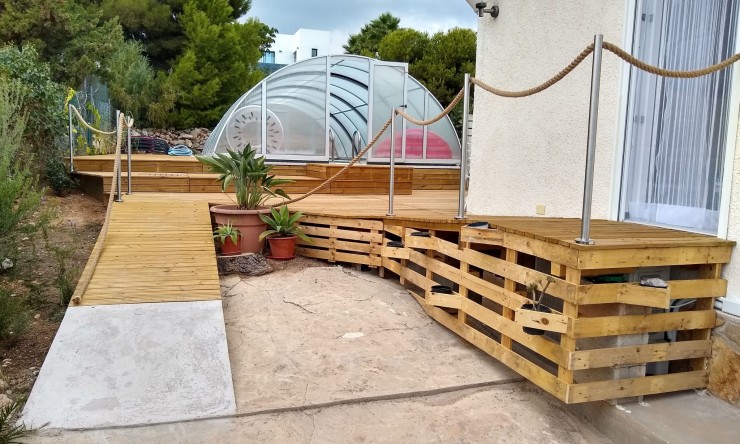 Wiederverkauf - Villa -
Calpe / Calp - Marisol Park - Ortembach - Los Almendros