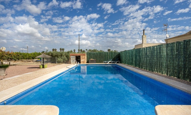 Resale - Villa -
Elche