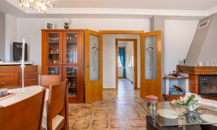 Resale - Villa -
Elche
