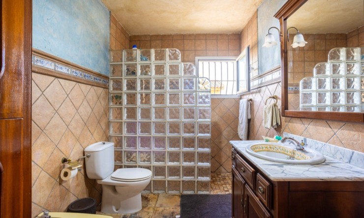 Resale - Villa -
Elche