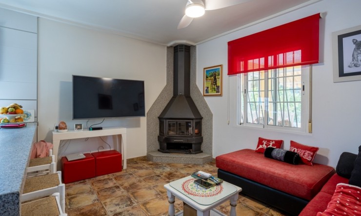 Resale - Villa -
Elche