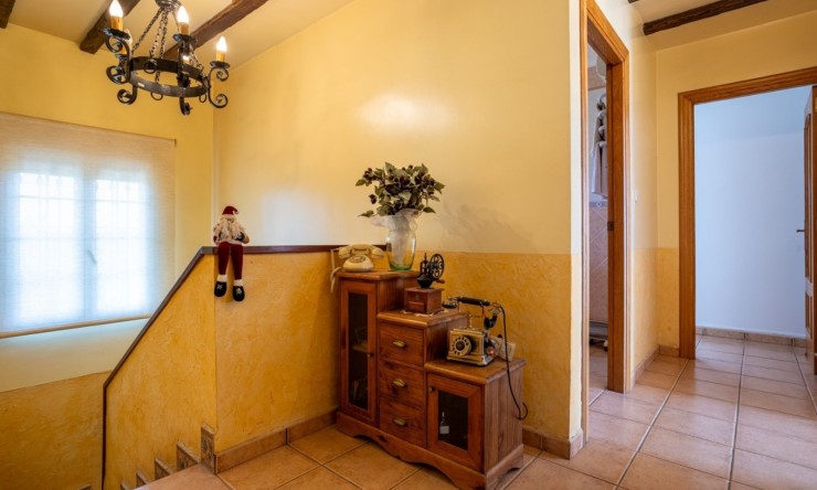 Resale - Villa -
Elche
