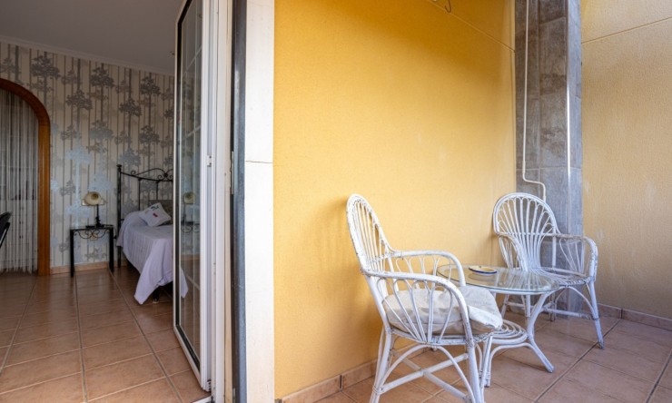 Resale - Villa -
Elche