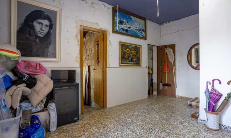 Resale - Villa -
Elche
