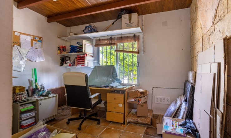 Resale - Villa -
Elche