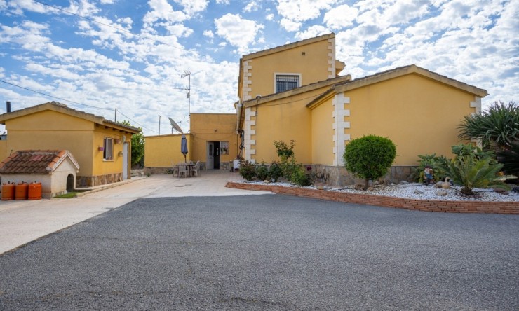 Resale - Villa -
Elche