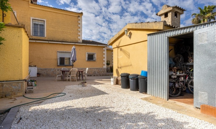 Resale - Villa -
Elche