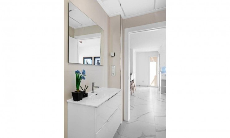 Reventa - Apartamento -
San Miguel de Salinas
