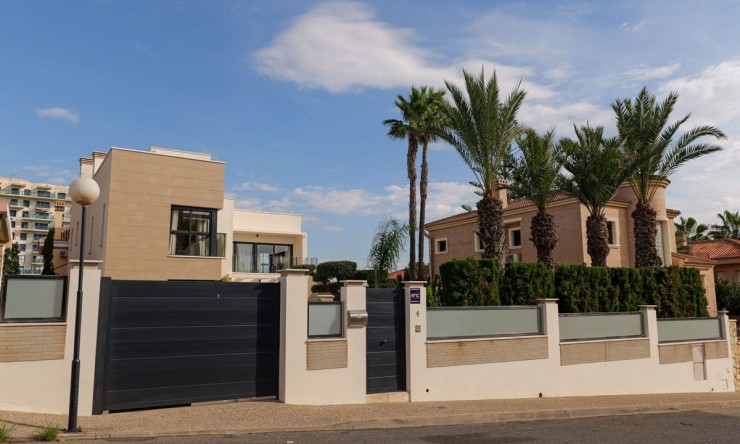 Neue Gebäude - Villa -
Torrevieja