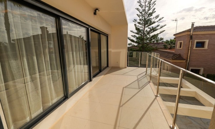 Neue Gebäude - Villa -
Torrevieja