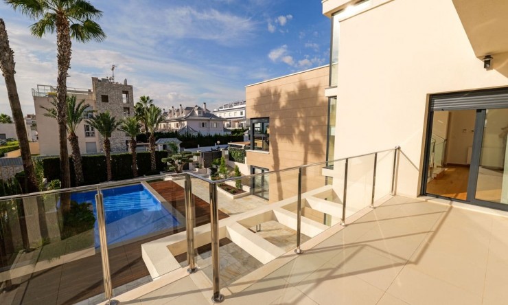 Neue Gebäude - Villa -
Torrevieja