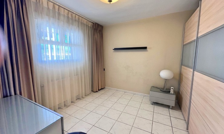 Resale - Apartment -
Albir