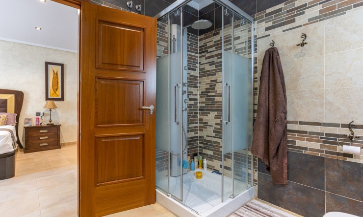 Resale - Detached Villa -
Los Montesinos - La Herrada