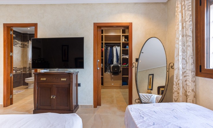 Resale - Detached Villa -
Los Montesinos - La Herrada