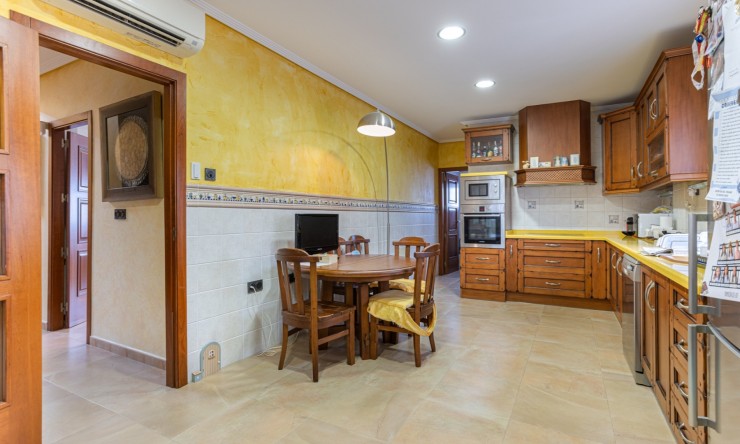 Resale - Detached Villa -
Los Montesinos - La Herrada