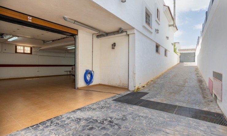 Resale - Detached Villa -
Los Montesinos - La Herrada
