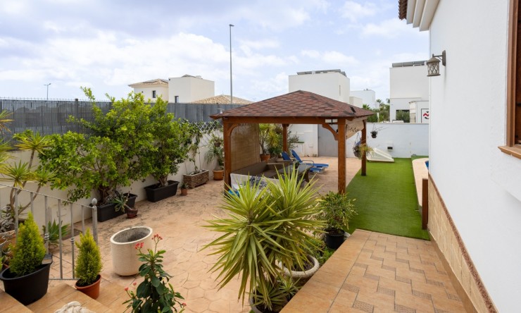 Resale - Detached Villa -
Los Montesinos - La Herrada
