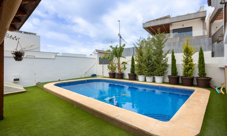 Resale - Detached Villa -
Los Montesinos - La Herrada