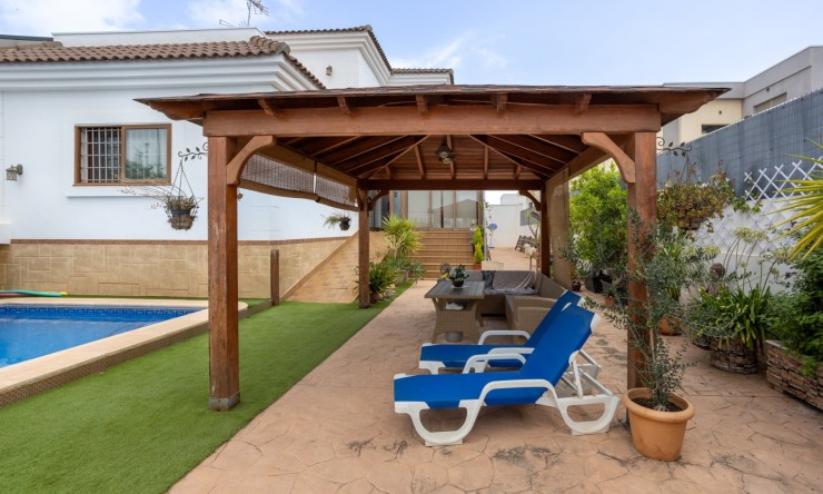 Resale - Detached Villa -
Los Montesinos - La Herrada
