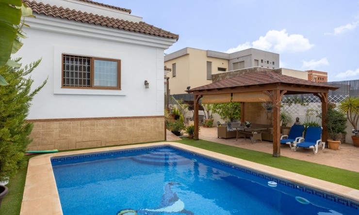 Resale - Detached Villa -
Los Montesinos - La Herrada