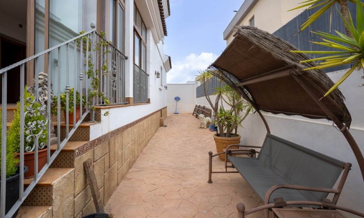 Resale - Detached Villa -
Los Montesinos - La Herrada