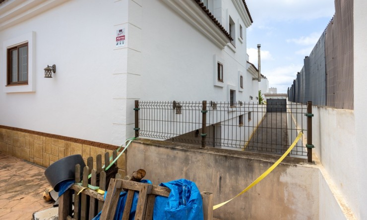 Resale - Detached Villa -
Los Montesinos - La Herrada