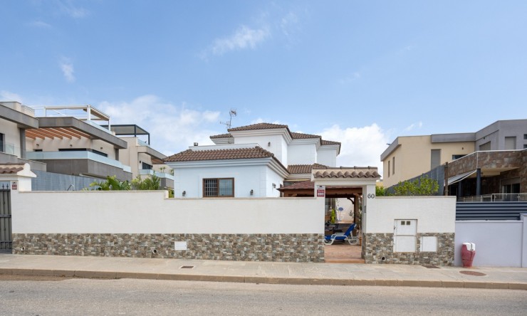 Resale - Detached Villa -
Los Montesinos - La Herrada