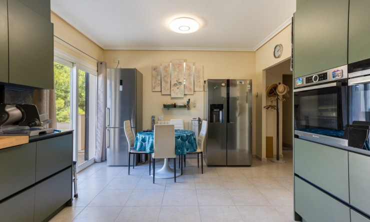 Resale - Detached Villa -
La Zarza