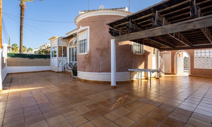 Resale - Detached Villa -
Torrevieja - Urbanización San Luis