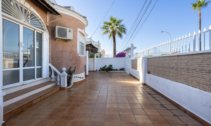 Resale - Detached Villa -
Torrevieja - Urbanización San Luis
