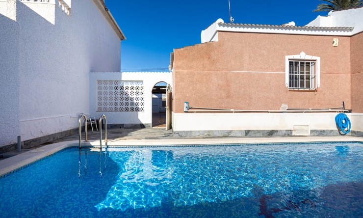 Resale - Detached Villa -
Torrevieja - Urbanización San Luis