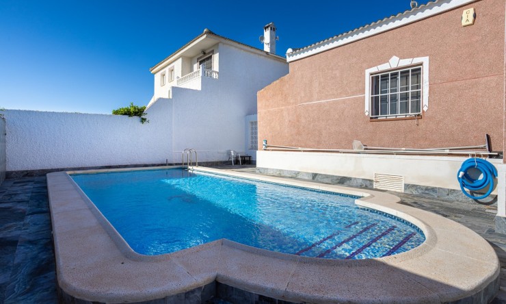 Resale - Detached Villa -
Torrevieja - Urbanización San Luis