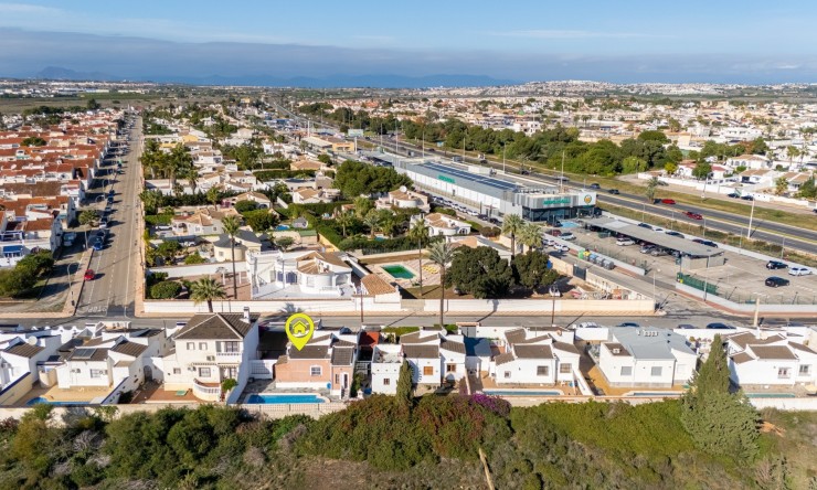 Resale - Detached Villa -
Torrevieja - Urbanización San Luis