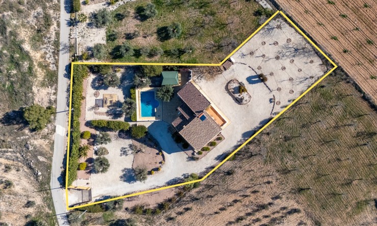 Resale - Finca - Country Property -
La Zarza