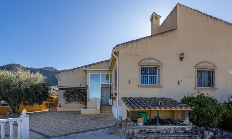 Resale - Finca - Country Property -
La Zarza