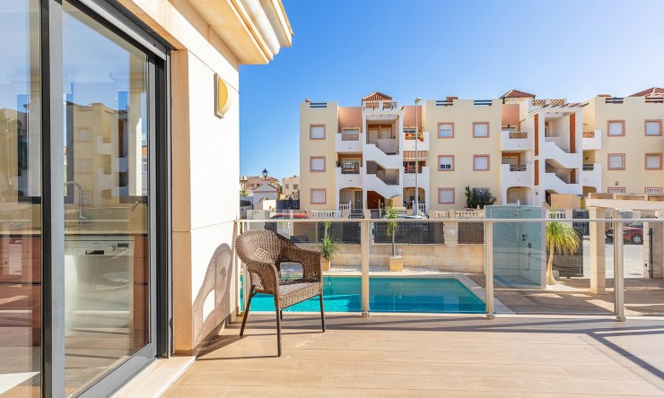 Wiederverkauf - Villa -
Orihuela Costa - La Zenia
