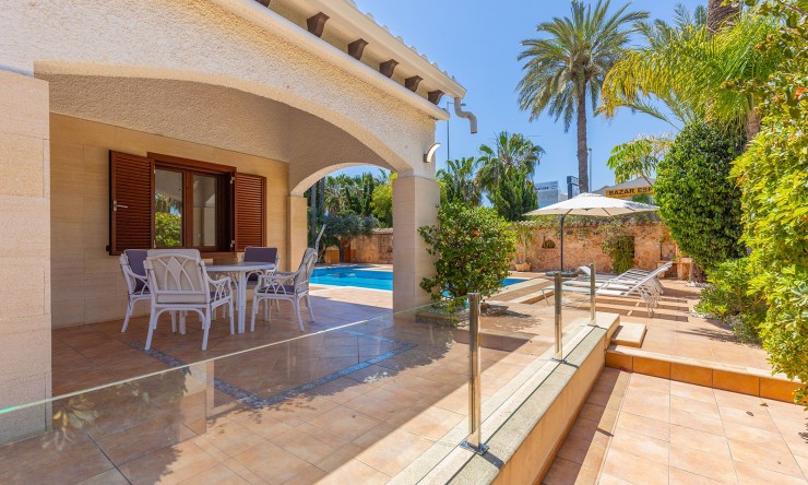 Resale - Villa -
Orihuela Costa - Punta Prima