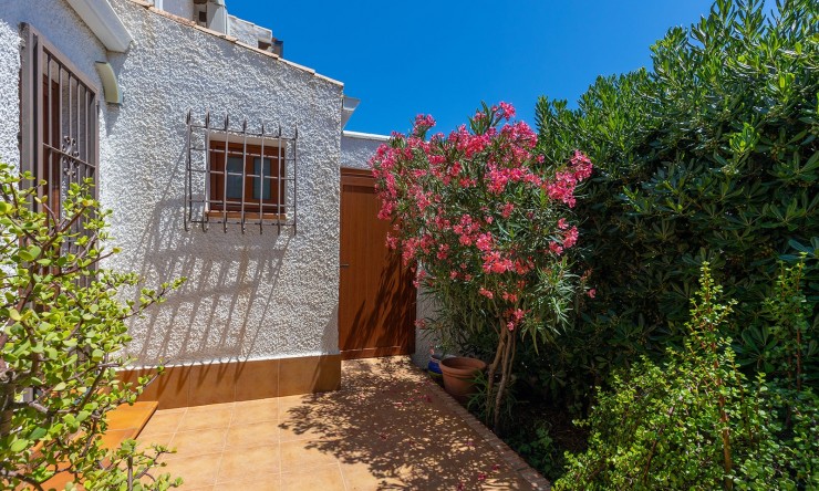 Resale - Villa -
Orihuela Costa - Punta Prima