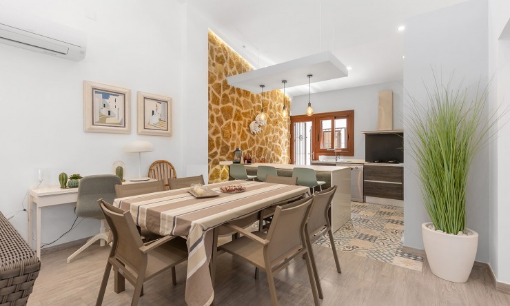 Resale - Villa -
Orihuela Costa - Punta Prima