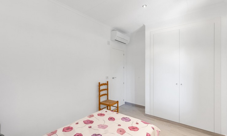Resale - Villa -
Orihuela Costa - Punta Prima