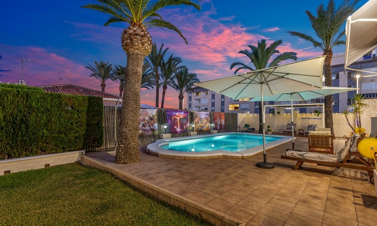 Resale - Villa -
Torrevieja - Rocio del Mar