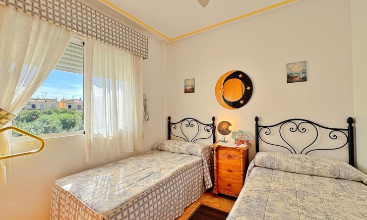 Wiederverkauf - Wohnung -
Orihuela Costa - La Zenia