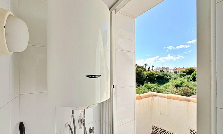 Wiederverkauf - Wohnung -
Orihuela Costa - La Zenia
