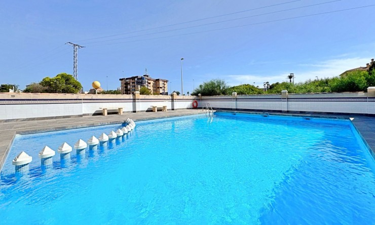 Wiederverkauf - Wohnung -
Orihuela Costa - La Zenia