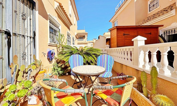 Resale - Townhouse -
Orihuela Costa - Villamartín