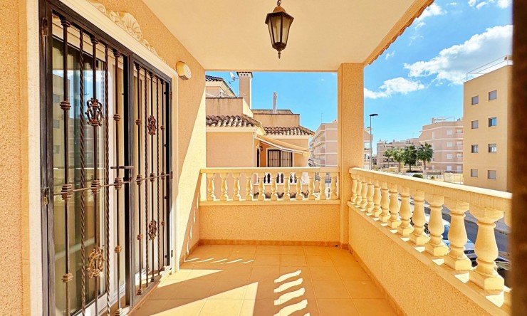 Resale - Townhouse -
Orihuela Costa - Villamartín