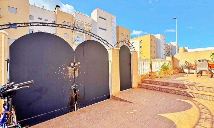 Resale - Townhouse -
Orihuela Costa - Villamartín